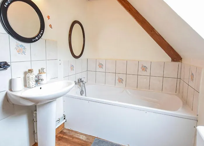 Cozy In St Germain Du Pert