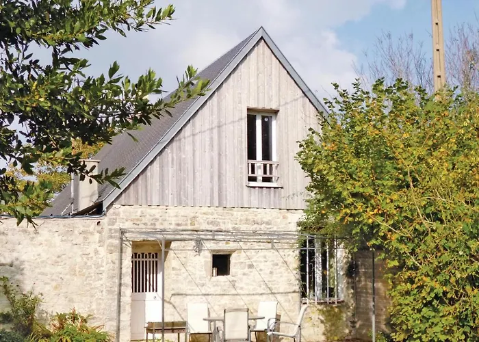 Cozy In St Germain Du Pert بيت للعطل